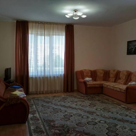 Apartments Domovik Просторная Квартира С Видом На Горы Moukatcheve Extérieur photo