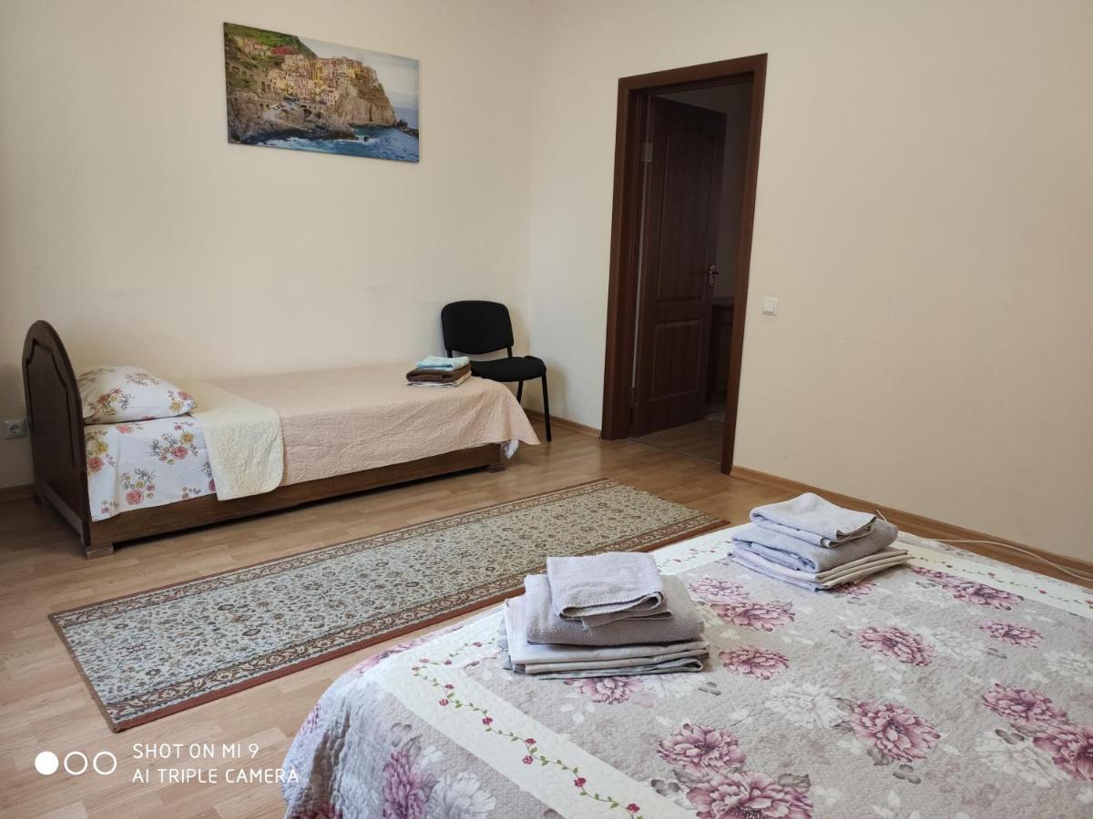 Apartments Domovik Просторная Квартира С Видом На Горы Moukatcheve Extérieur photo